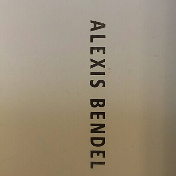 Alexis Bendel Women's watch and Bracelet set - Picture 2 of 4